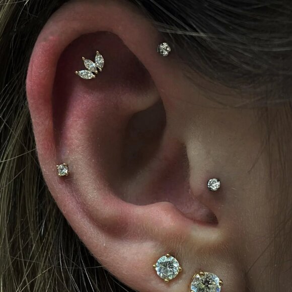 MINI MOET - SWAROVSKI CZ THREADLESS END (BUDDHA JEWELRY) - Picture 1 of 3